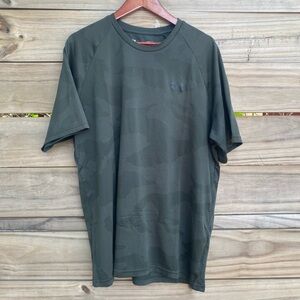 Under Armour Short Sleeve Loose Heat Gear T-Shirt Camouflage Green Size Lg